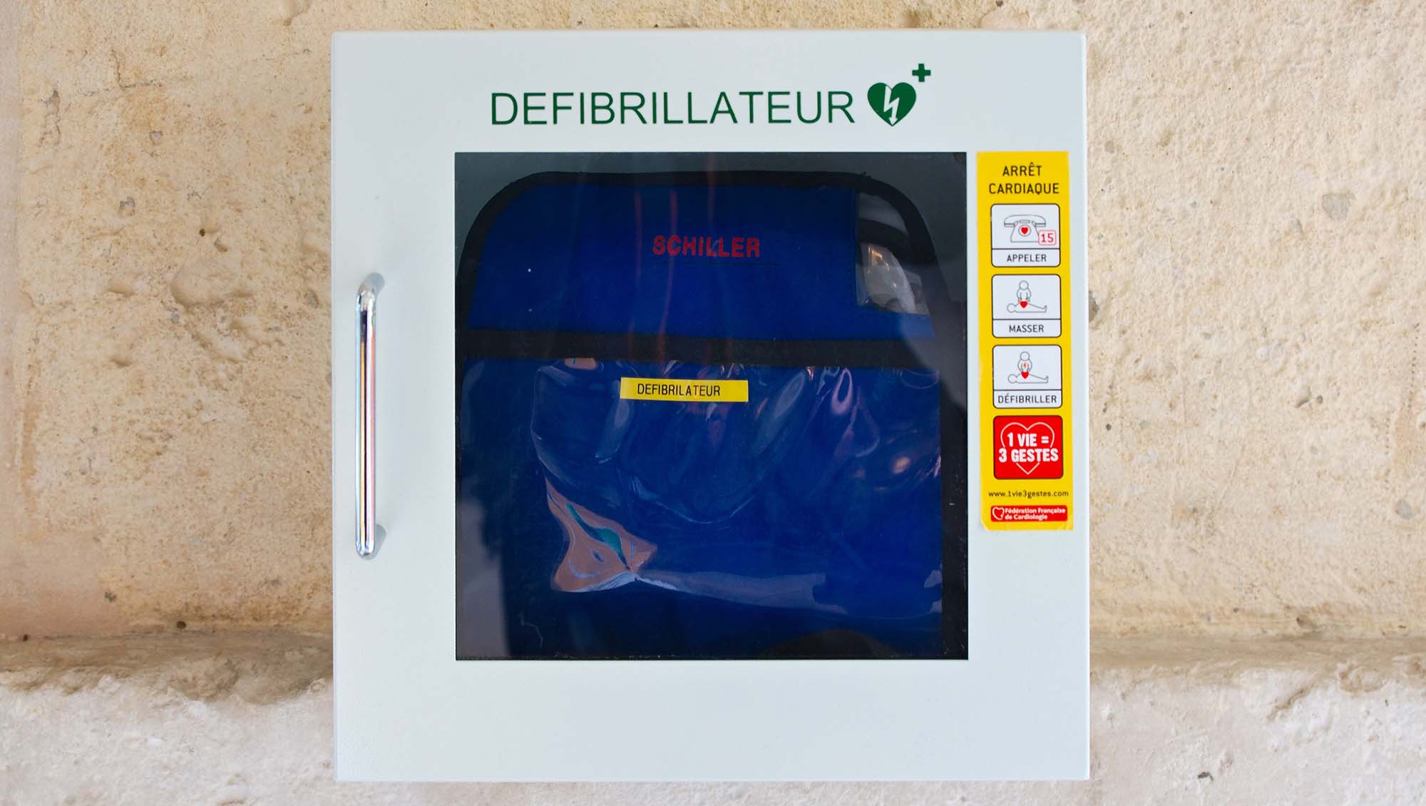 Premier secours: l'application Staying alive trouve le défibrillateur le  plus proche 