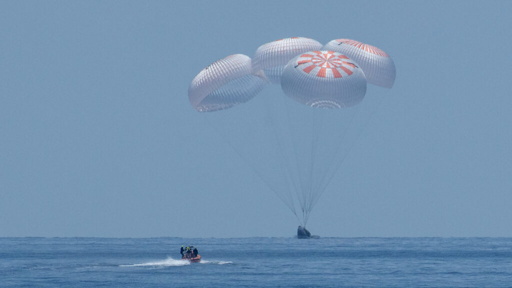 SpaceX Splashdown Crew Demo 2 Crew Dragon