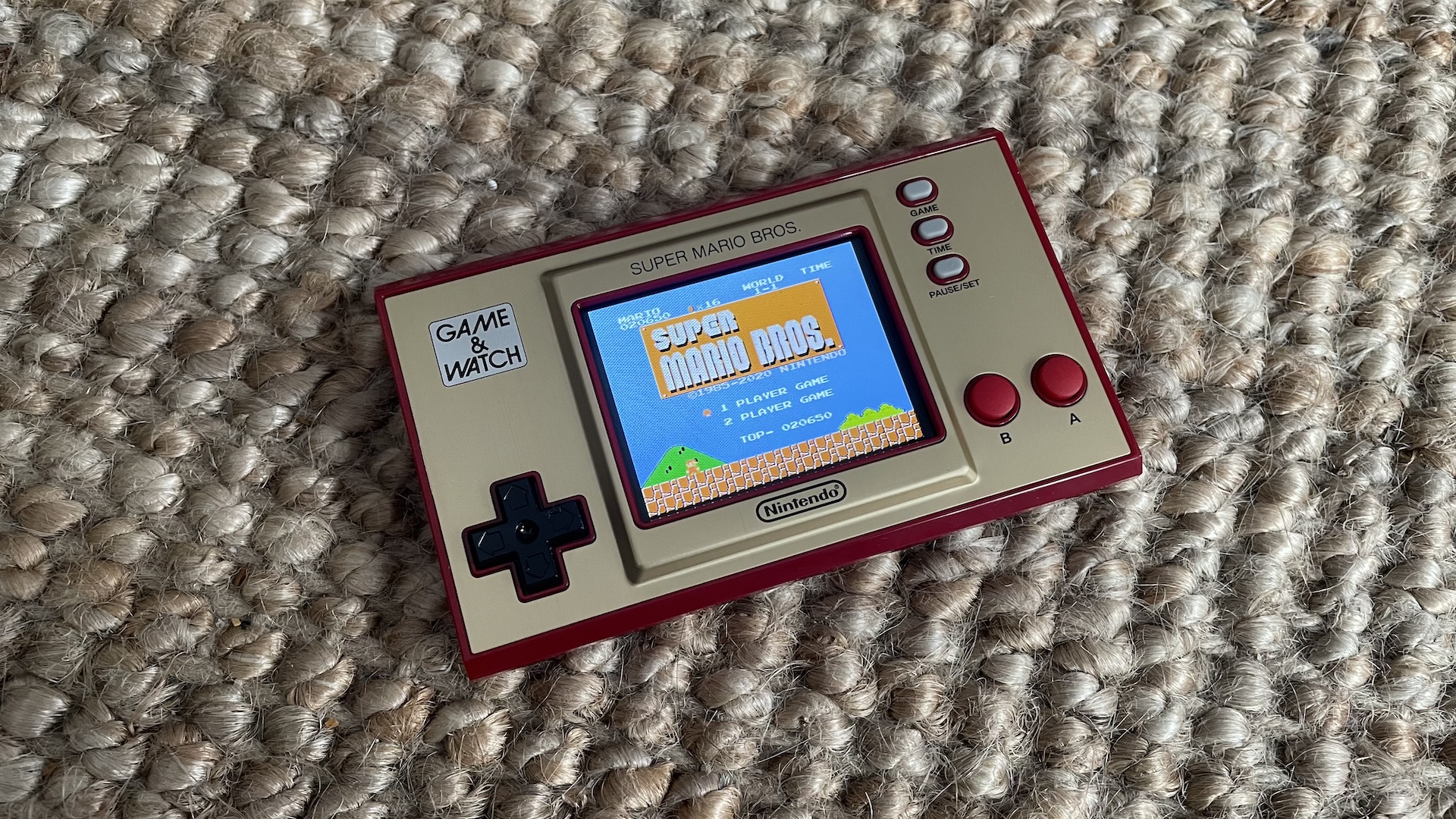 The Game Watch Super Mario Bros Is Nothing But A Beautiful Collector S Item Archyde