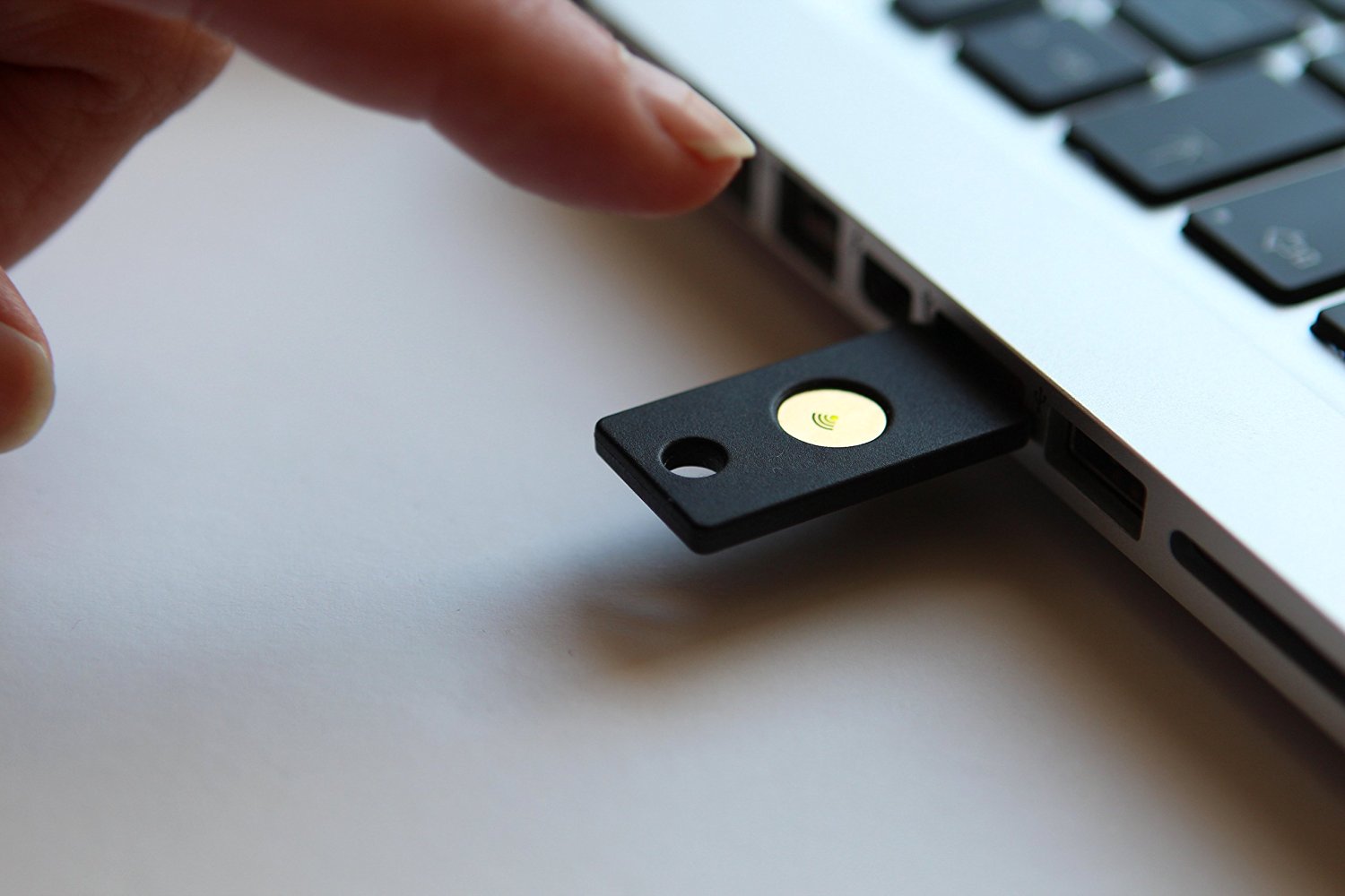 Google lance enfin une clé USB de sécurité avec une connectique