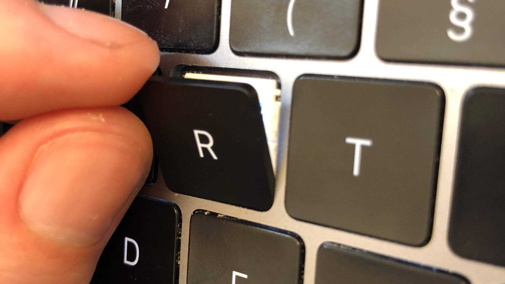 MacBook Pro : Apple lance un programme de réparation gratuit pour ses  claviers « papillon » - Numerama