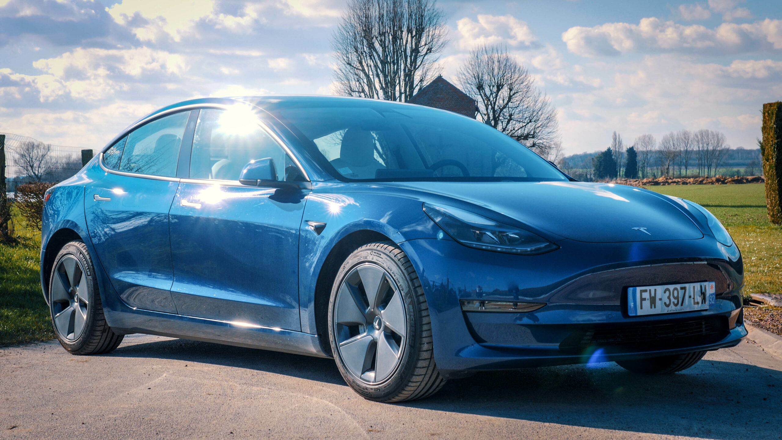Nouvelle Tesla Model 3 : tout ce qui change à l'extérieur et à l'intérieur  - Numerama