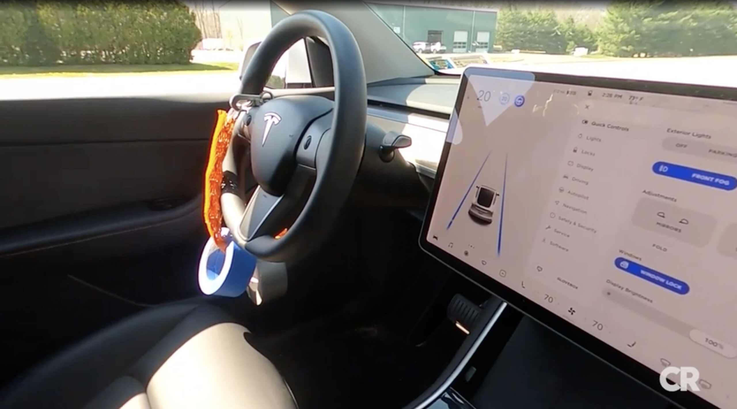 Les Tesla peuvent désormais rabattre automatiquement leurs rétroviseurs  pendant les manœuvres - Numerama