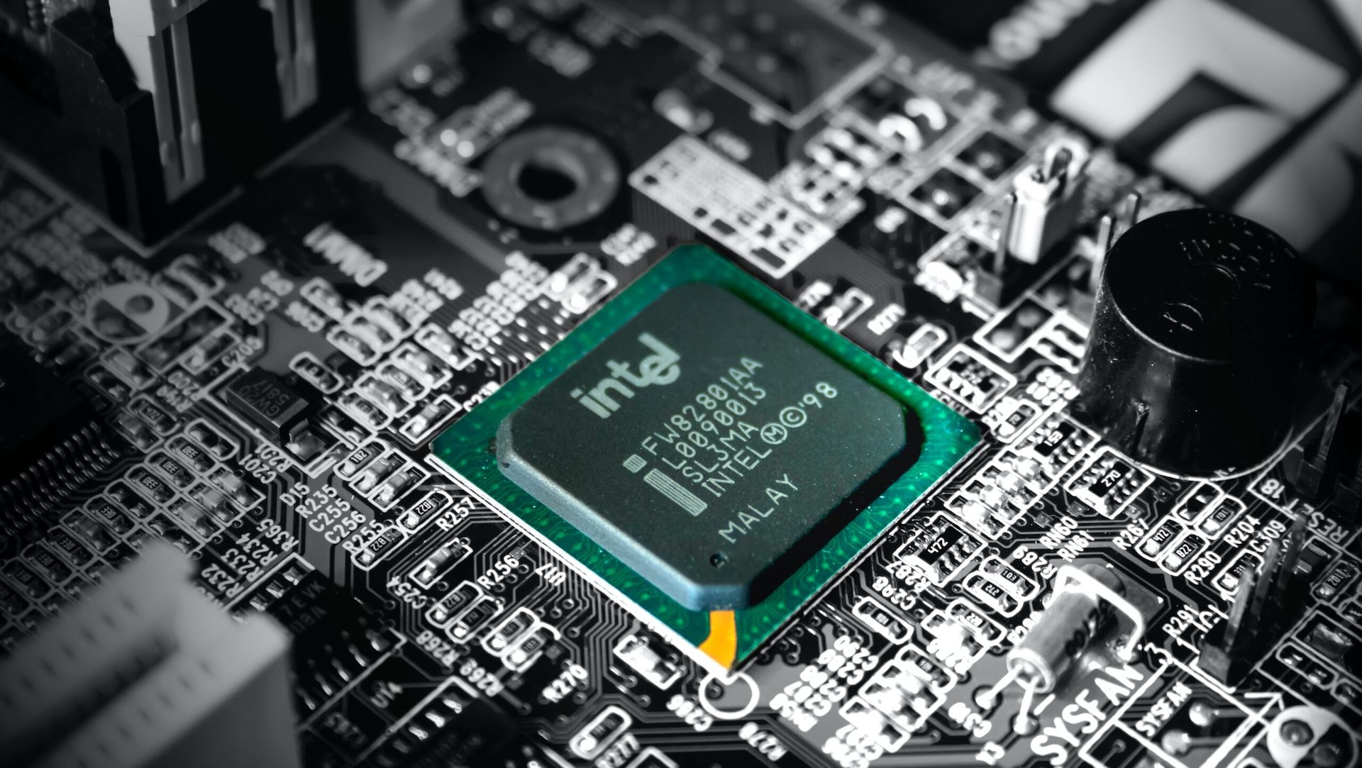 A chip to mine bitcoin in a greener way: has Intel found the Holy Grail of crypto? thumbnail