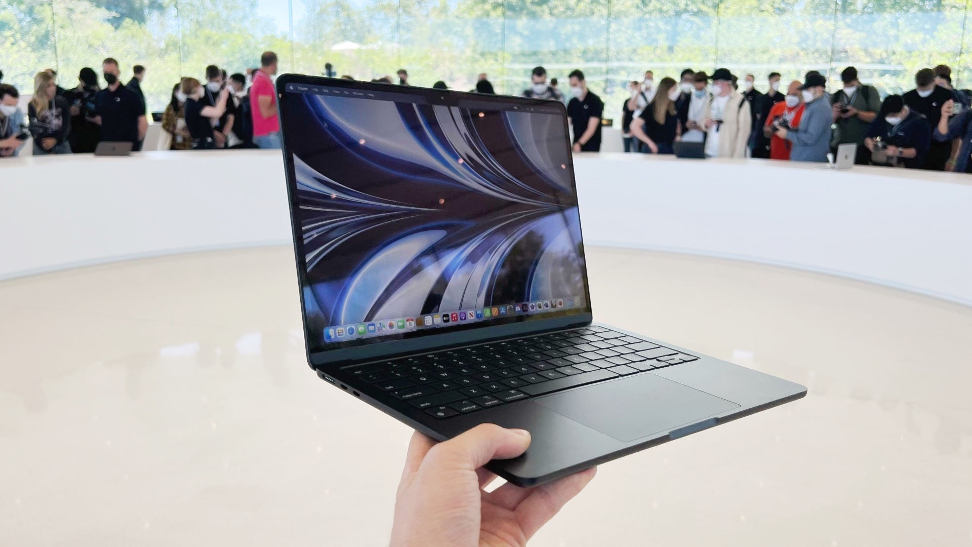 Apple lance un MacBook Air avec M2 et écran géant de 15 pouces à 1599 €