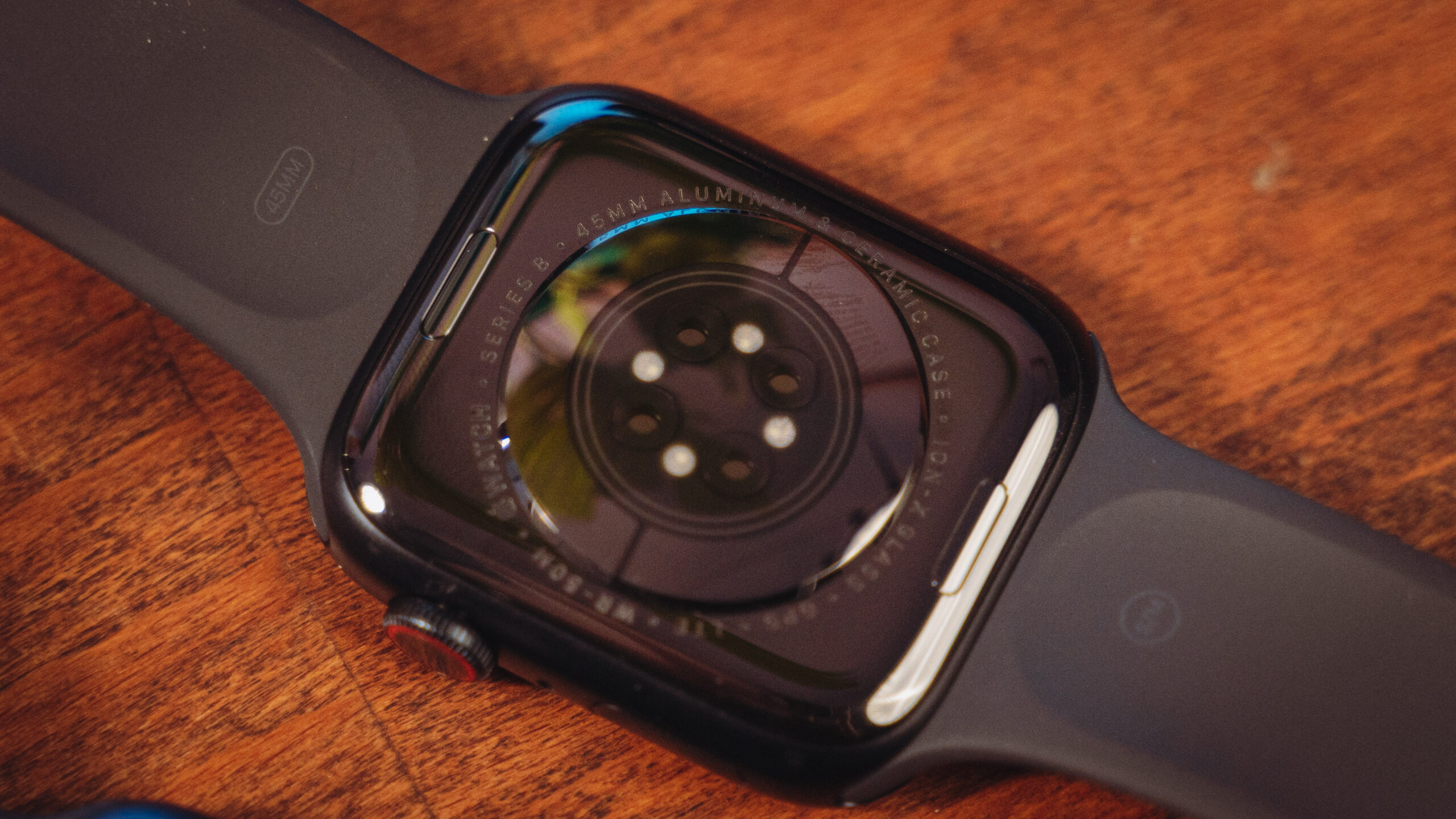 Toucher deux doigts » sur Apple Watch : à quoi ça sert et comment s'en  servir ?