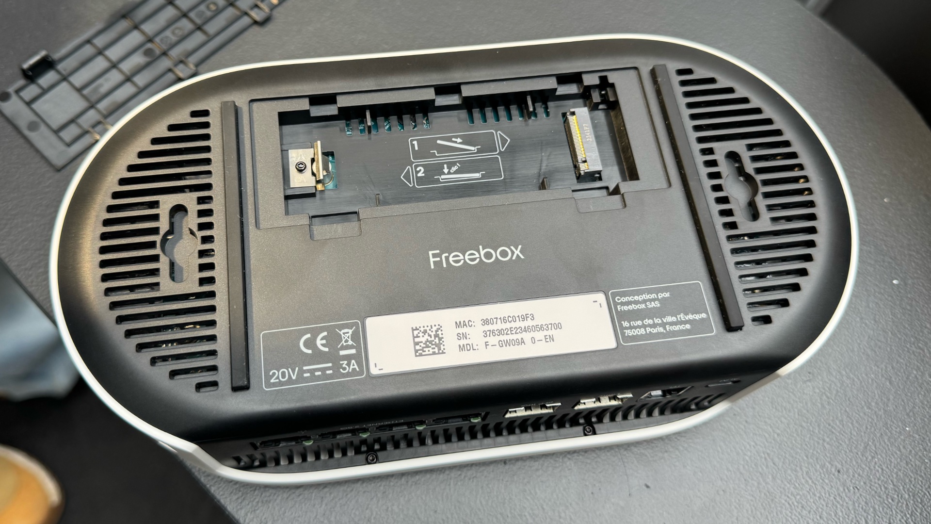 On a vu la Freebox Ultra : c'est la fin des box télé, place à l'ère des  services - Numerama
