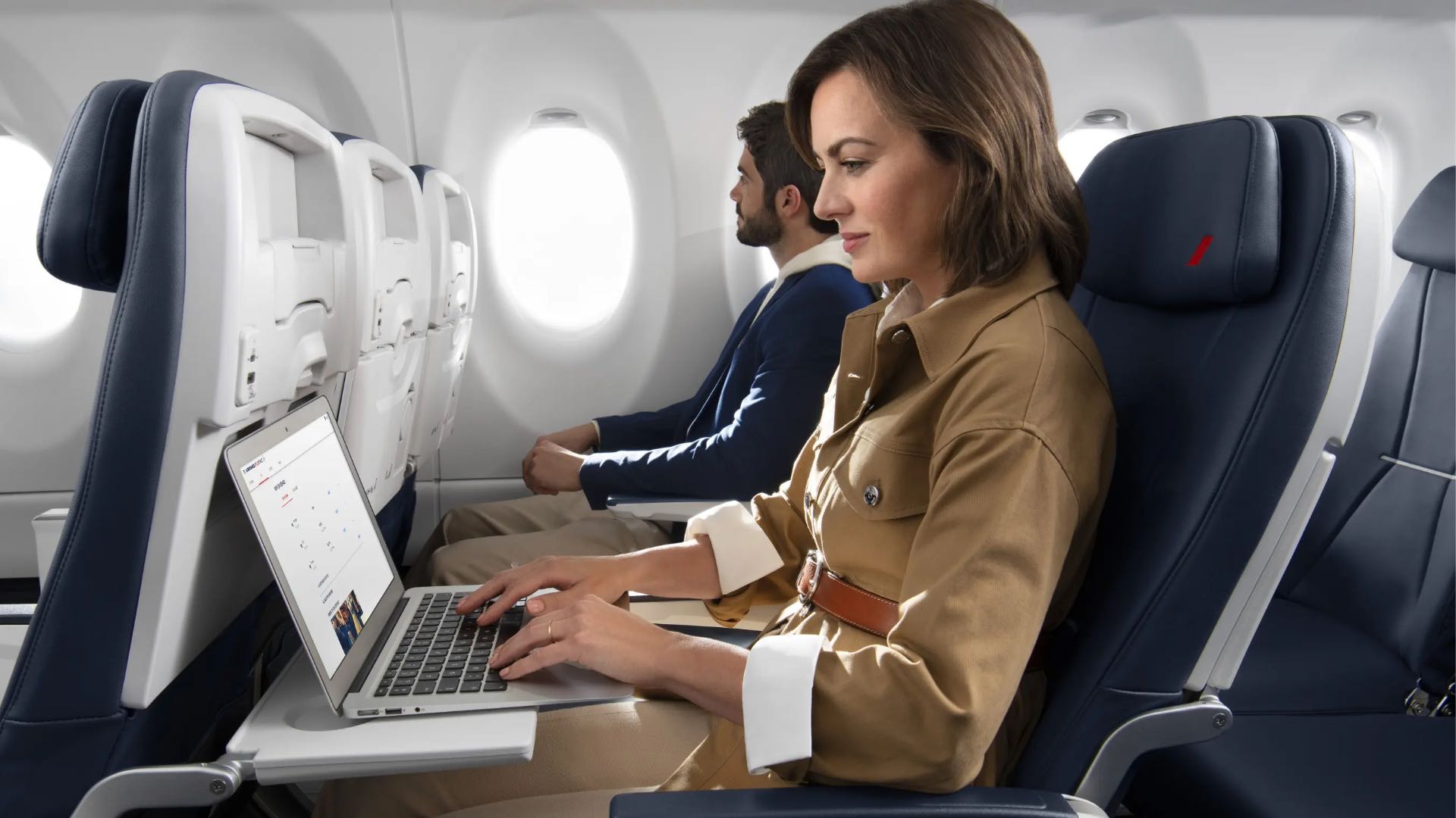 Regarder la vidéo Le Wi-Fi devient gratuit (et performant) dans les avions Air France, avec Starlink