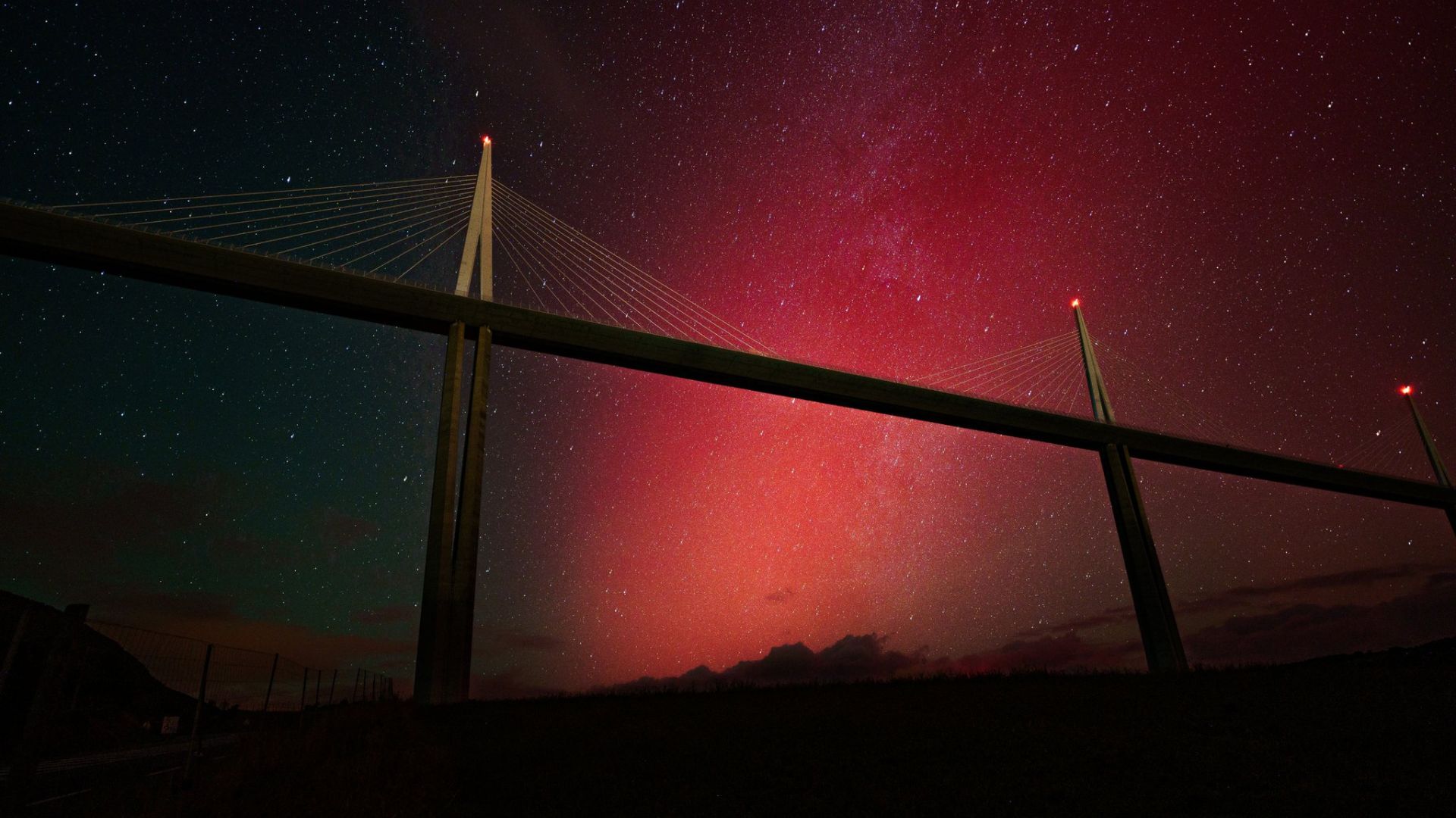 Regarder la vidéo Verra-t-on encore des aurores boréales ce vendredi soir en France ?