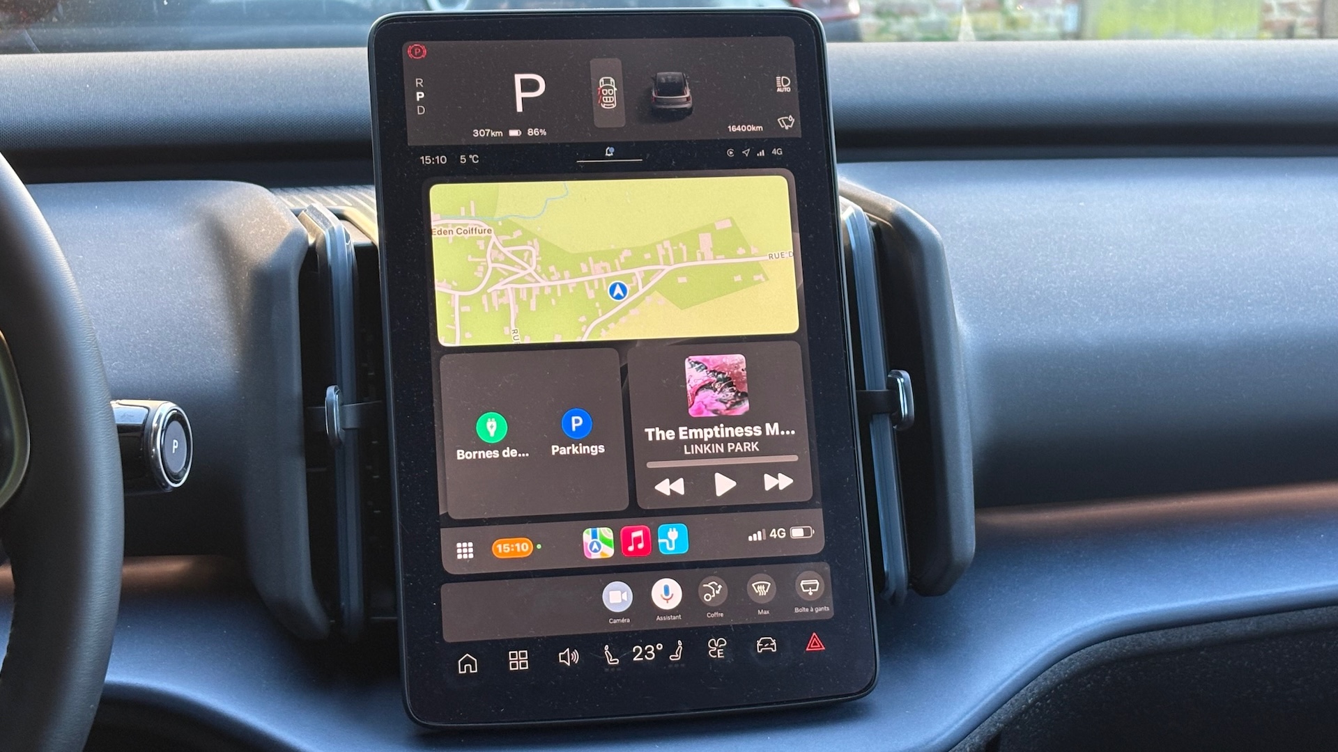 Regarder la vidéo J’ai enfin Apple CarPlay dans mon Volvo EX30